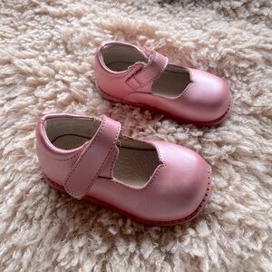 Livie & Luca Shoes. size 6